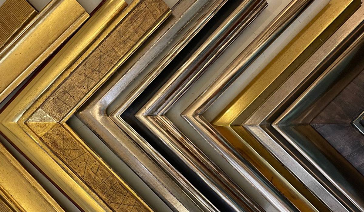 Rahmenstudio mit vielfältiger Auswahl an Bilderrahmenprofilen Rahmenstudio mit vielfältiger Auswahl an Bilderrahmenprofilen